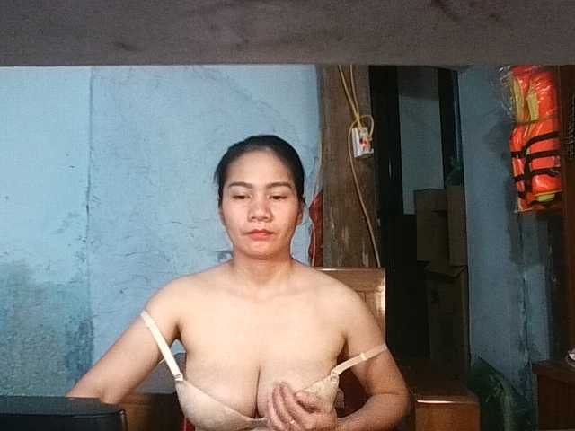 EllaShow93 live cam on BongaCams