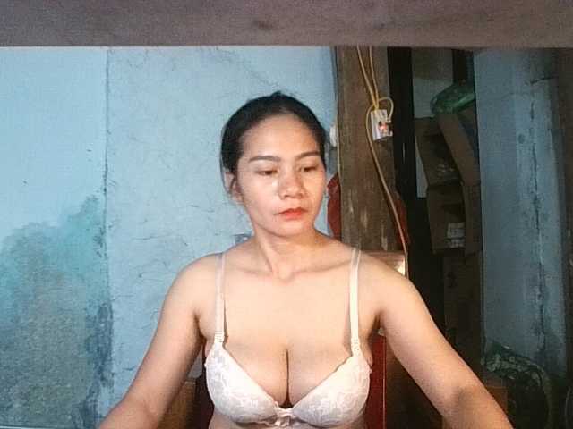 EllaShow93, en directo ahora en BongaCams
