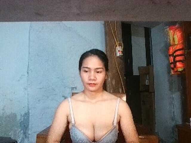 EllaShow93 live webcam show