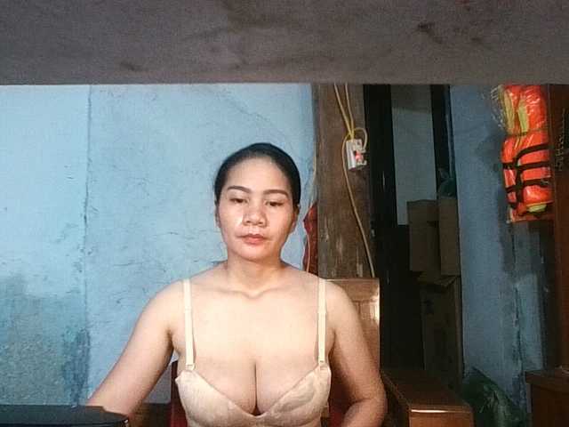 EllaShow93 live cam on BongaCams