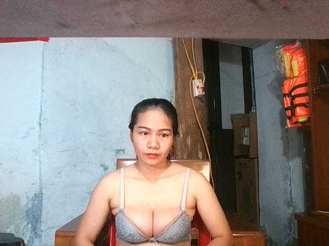 EllaShow93 live cam on BongaCams