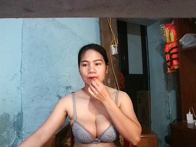 EllaShow93's BongaCams show and profile