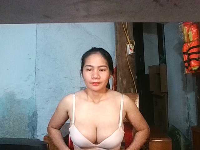 EllaShow93 live cam on BongaCams