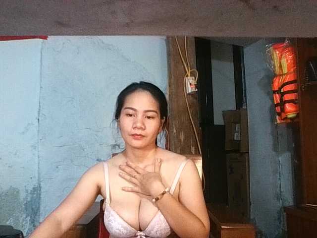 EllaShow93 live cam on BongaCams