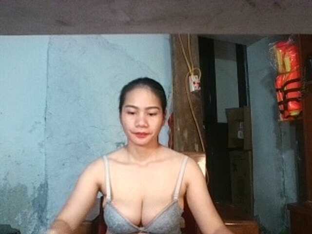 EllaShow93 live webcam show
