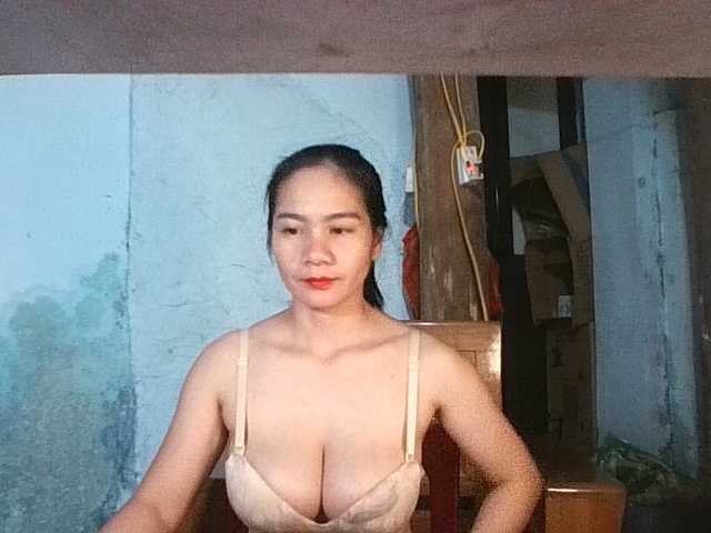 EllaShow93 live cam on BongaCams