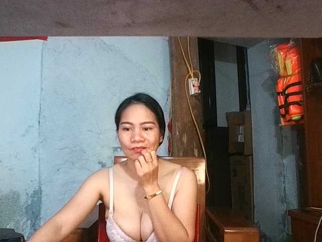EllaShow93 live cam on BongaCams