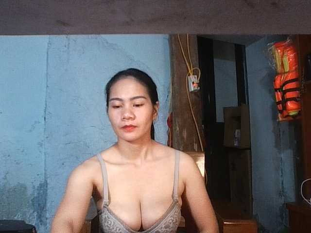 EllaShow93 live webcam show