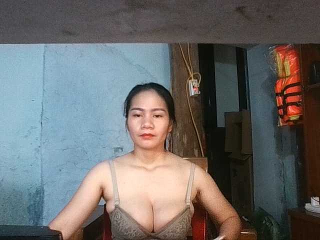 EllaShow93 live cam on BongaCams