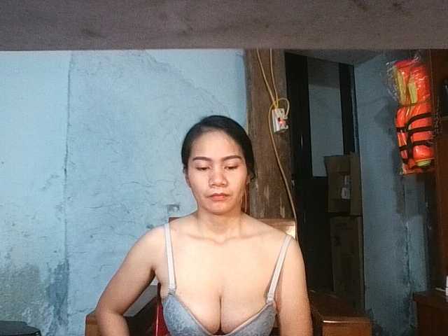 EllaShow93 live webcam show