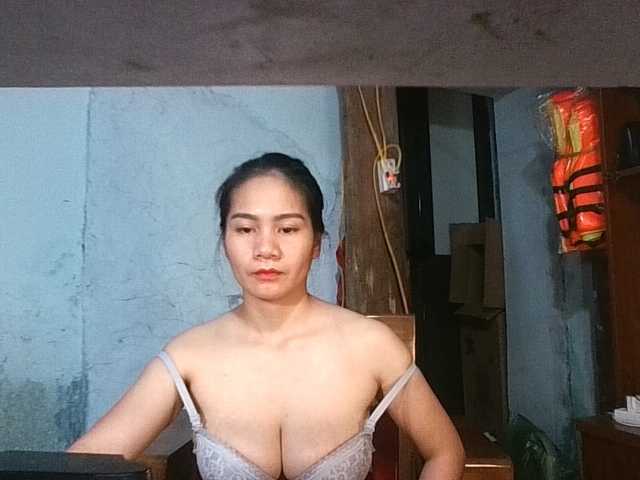 EllaShow93 live cam on BongaCams