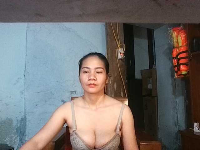 EllaShow93 live webcam show