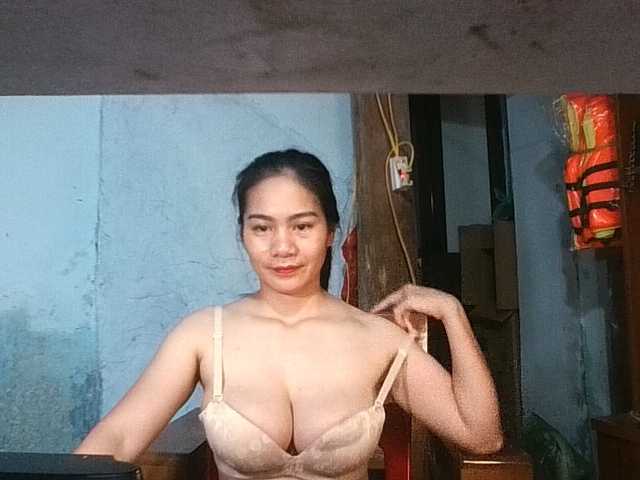 EllaShow93 live cam on BongaCams