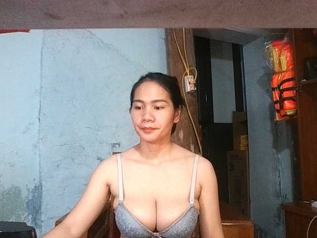 EllaShow93 live cam on BongaCams