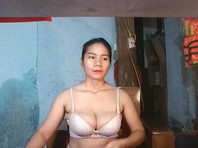 EllaShow93 live cam on BongaCams