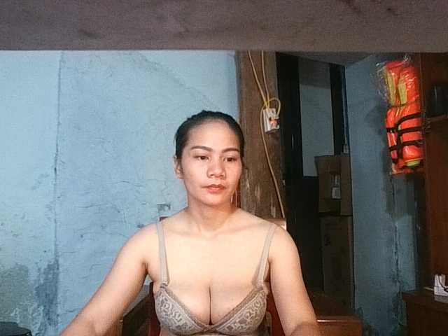 EllaShow93 live webcam show