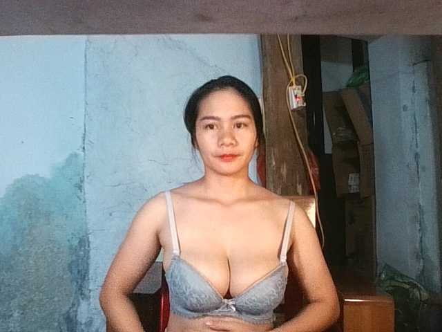 EllaShow93 live cam on BongaCams