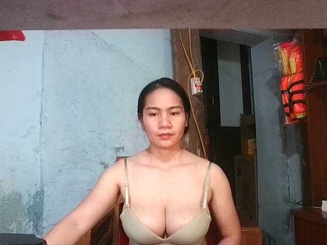 EllaShow93 live cam on BongaCams