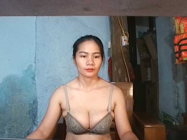 EllaShow93 live cam on BongaCams
