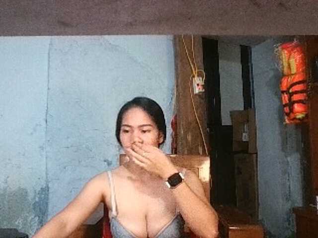 EllaShow93 live webcam show