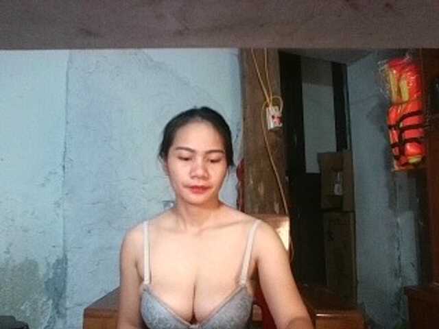 EllaShow93 live webcam show