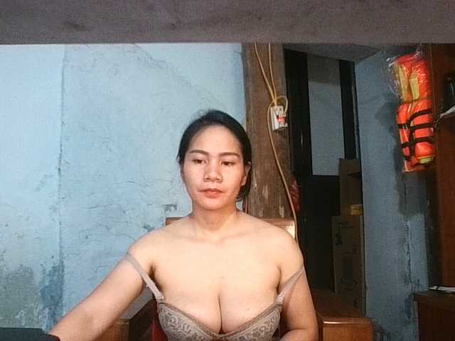 EllaShow93 live cam on BongaCams