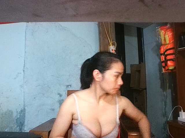 EllaShow93 live cam on BongaCams