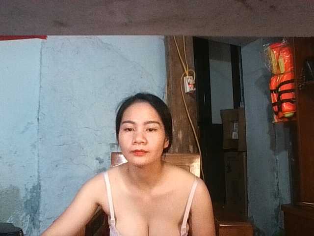 EllaShow93 live cam on BongaCams