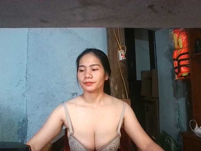EllaShow93 live cam