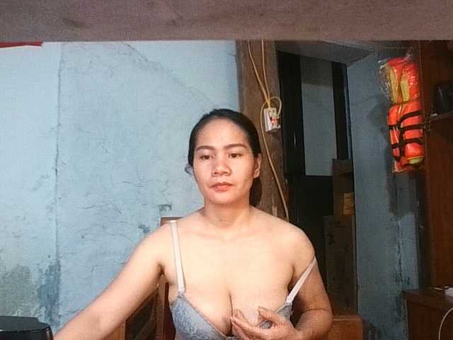EllaShow93 live cam on BongaCams
