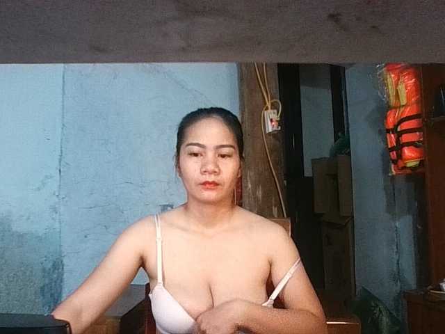 EllaShow93 live cam on BongaCams