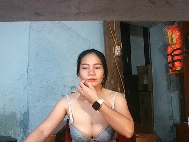 EllaShow93 live webcam show