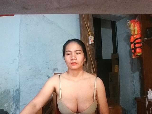 EllaShow93 live cam on BongaCams