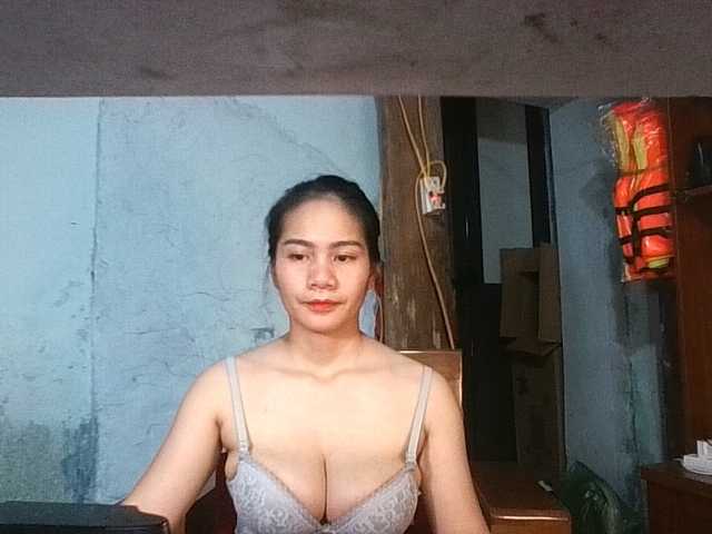 EllaShow93 live cam on BongaCams