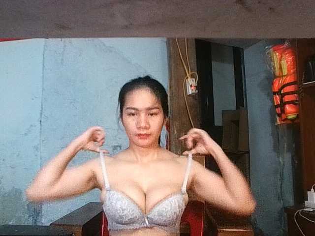 EllaShow93 live cam on BongaCams