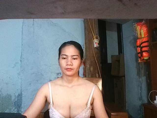 EllaShow93 live cam on BongaCams