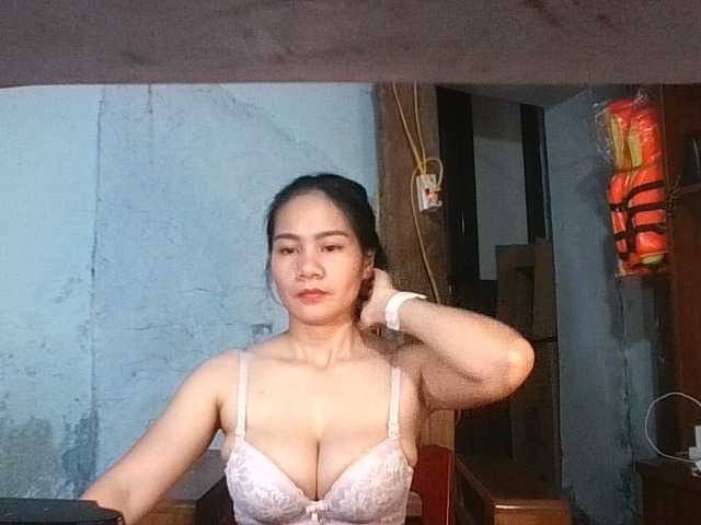 EllaShow93 live cam on BongaCams