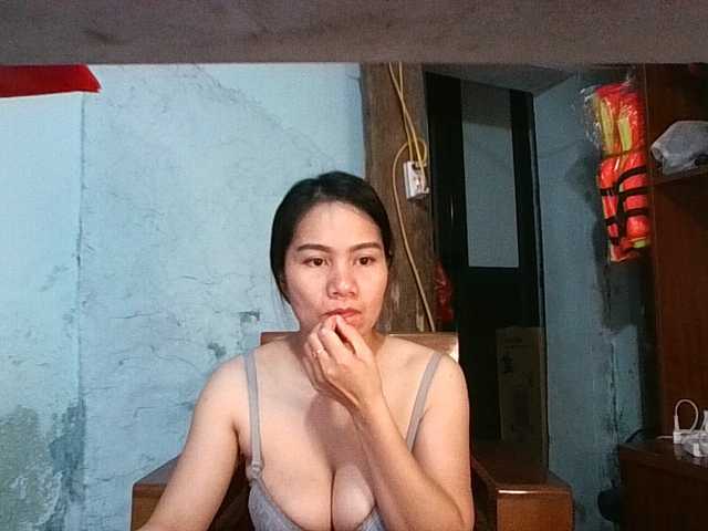 EllaShow93's BongaCams show and profile