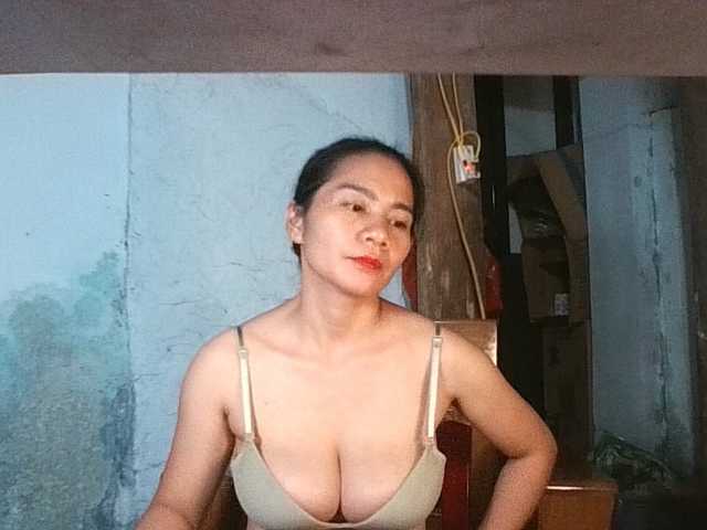 EllaShow93 live cam on BongaCams