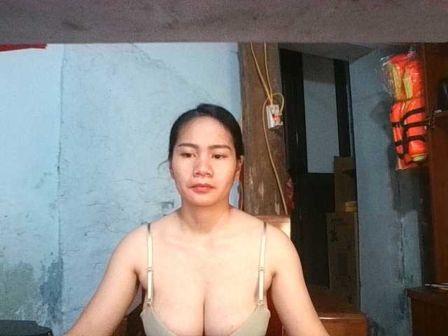 EllaShow93 live cam on BongaCams