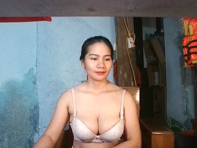 EllaShow93 live cam on BongaCams
