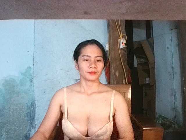 EllaShow93 live cam on BongaCams