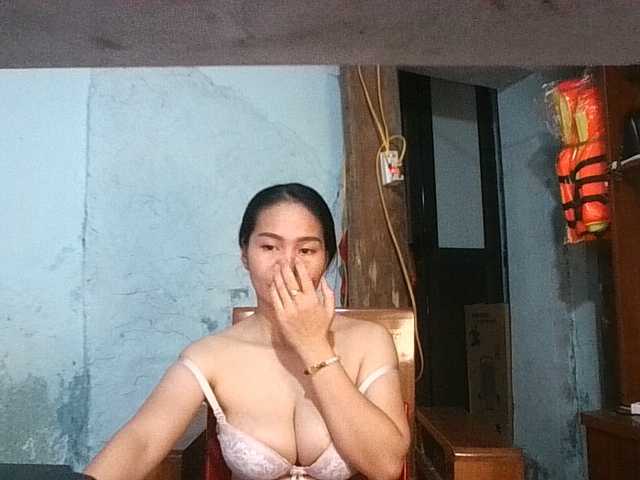 EllaShow93 live cam on BongaCams