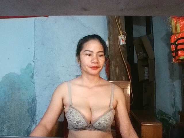 EllaShow93 live cam on BongaCams