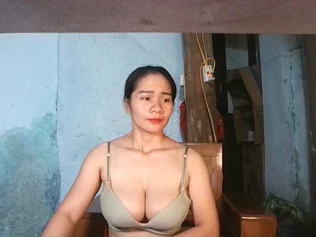EllaShow93 live cam on BongaCams