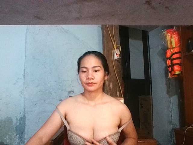 EllaShow93 live cam on BongaCams