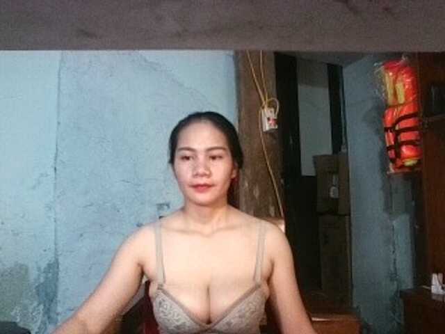 EllaShow93 live webcam show