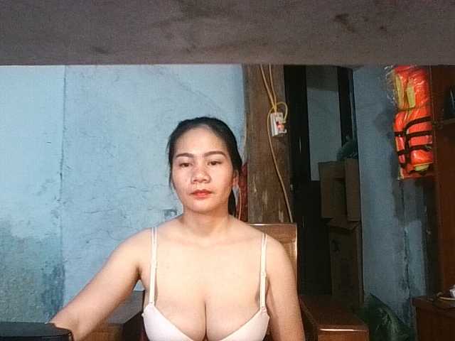 EllaShow93 live cam on BongaCams
