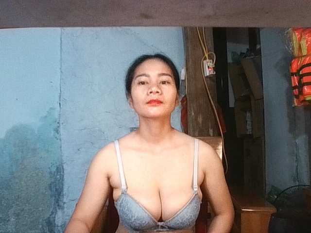 EllaShow93 live cam on BongaCams