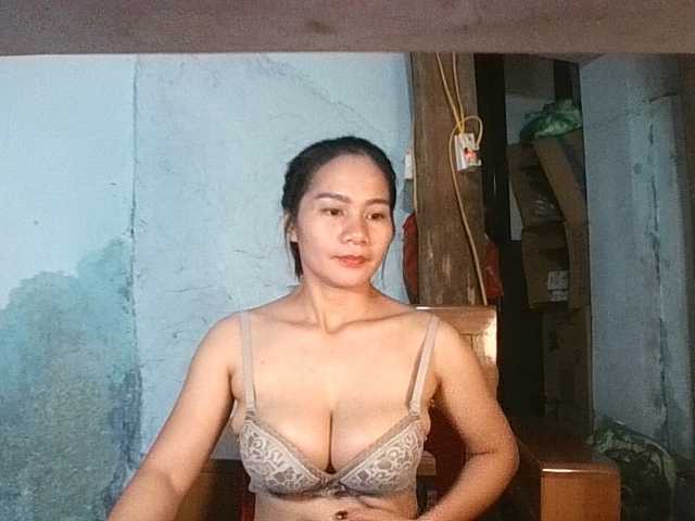 EllaShow93 live cam on BongaCams